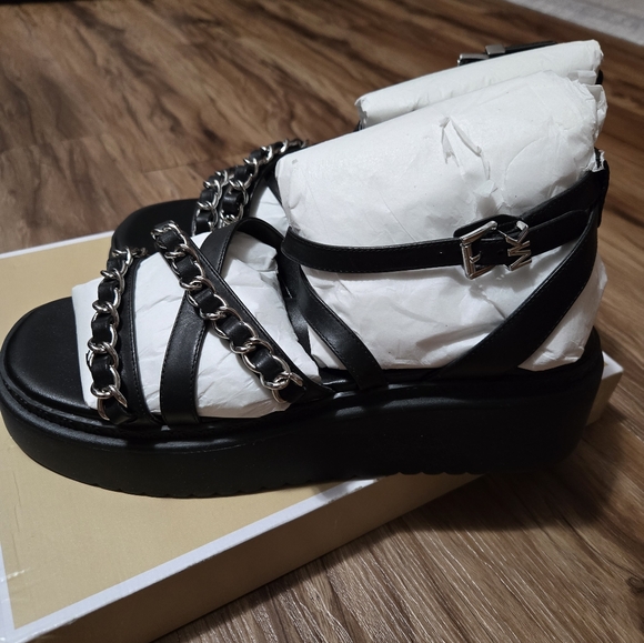 Michael kors wedges - Picture 2 of 5